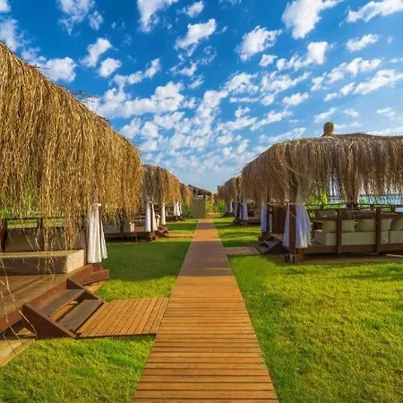 Concorde Luxury Resort & Beach Club & Casino Hotel 5*