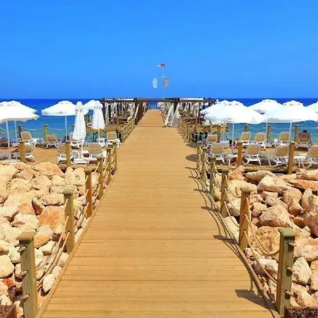 Concorde Luxury Resort & Beach Club & Casino Szálloda 5*