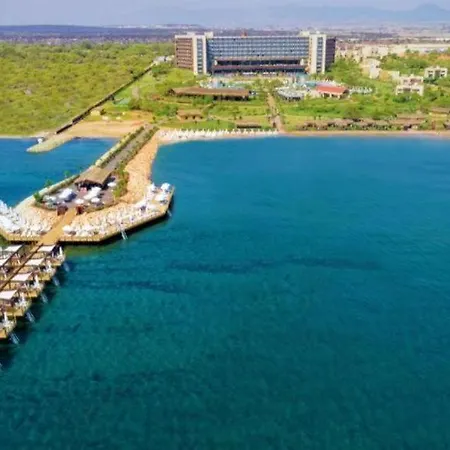Concorde Luxury Resort & Beach Club & Casino Szálloda